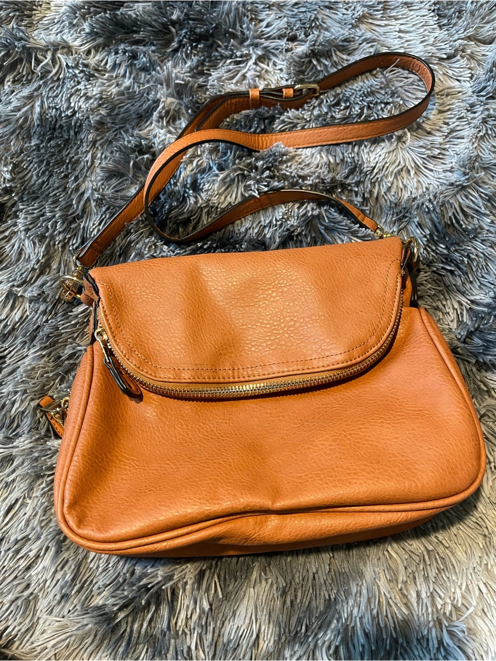 Women's Tan Leather Crossbody Bag - Classic Everyday Style